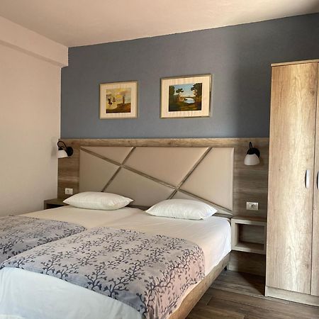 Guesthouse Hhl - Liman Ll Ulcinj Buitenkant foto