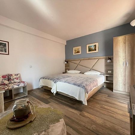 Guesthouse Hhl - Liman Ll Ulcinj Buitenkant foto