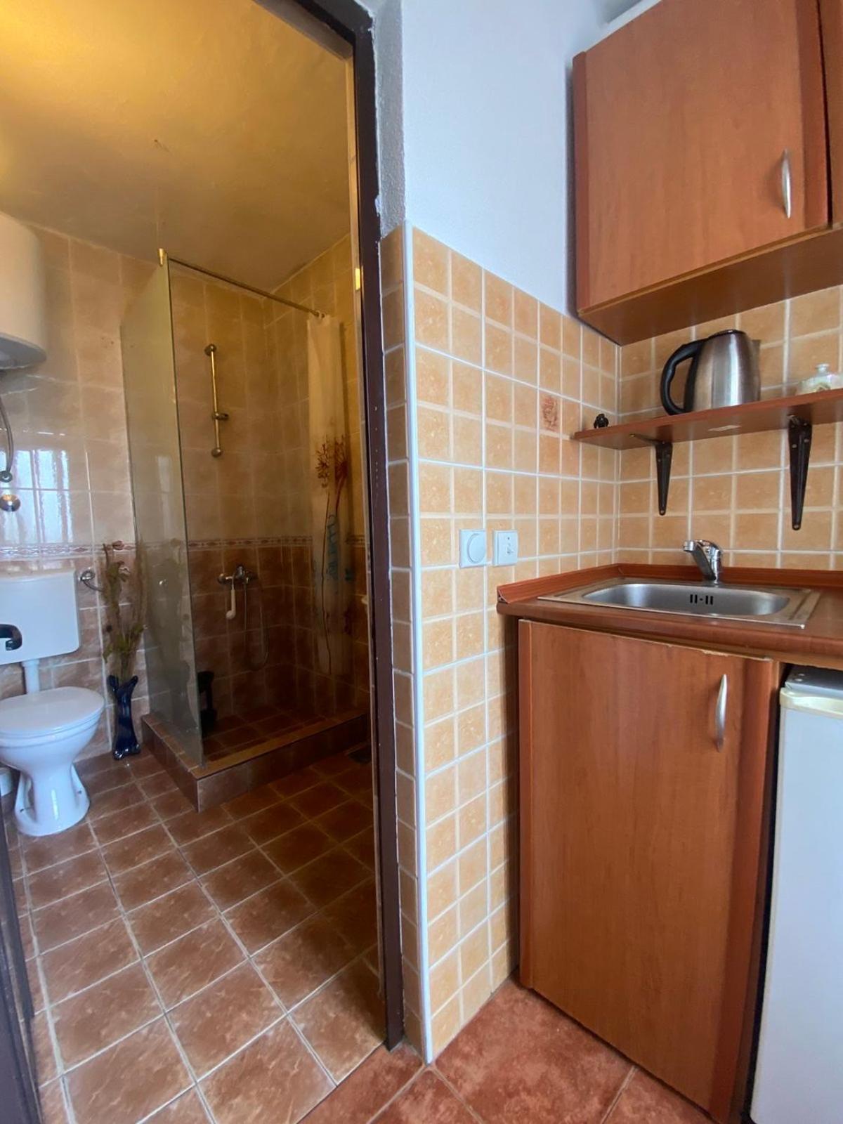 Guesthouse Hhl - Liman Ll Ulcinj Buitenkant foto